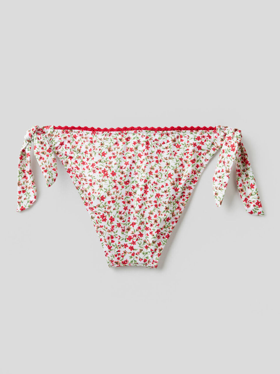 Swim bottoms with crochet contour image number 2
