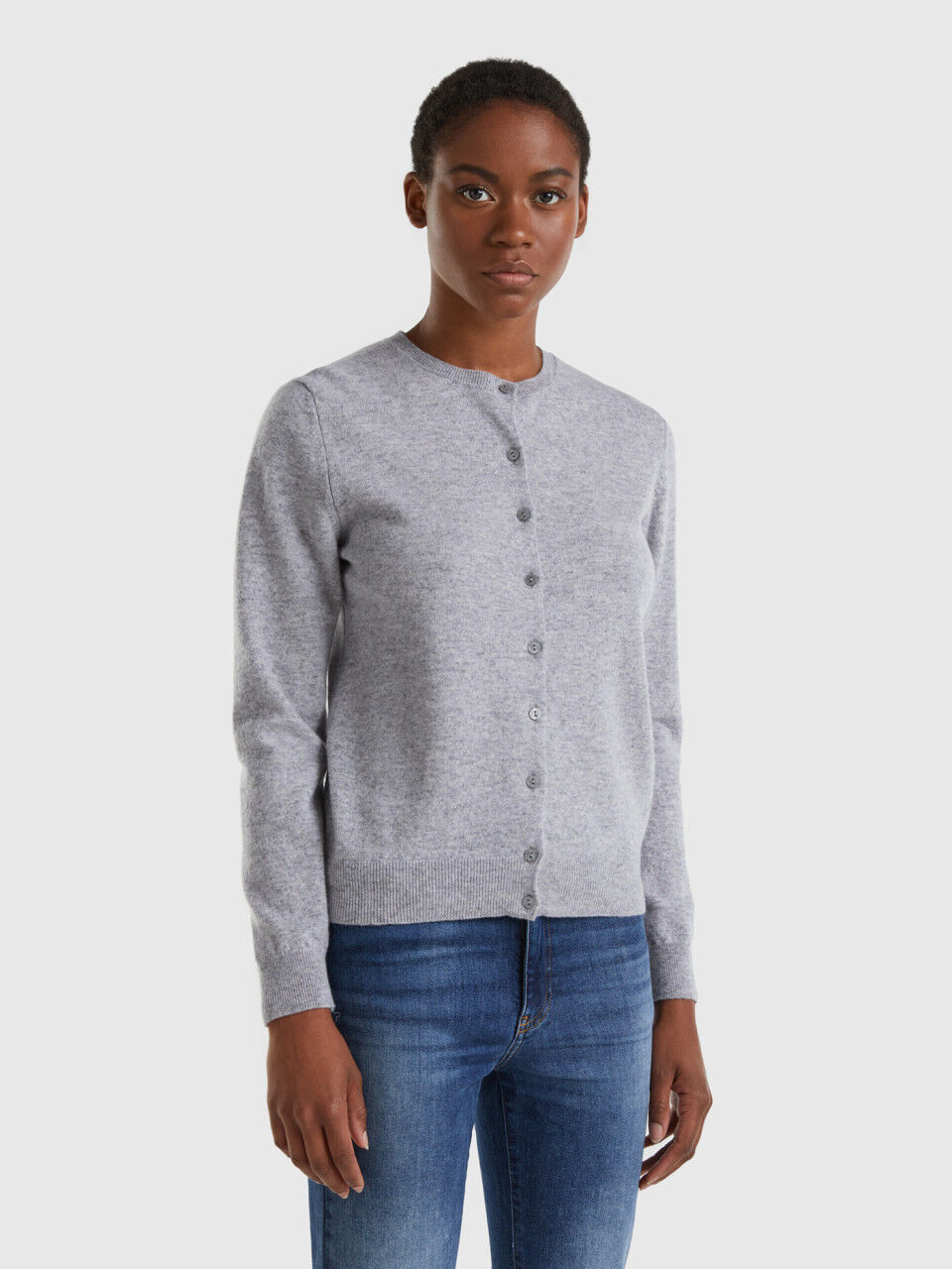 Light gray crew neck cardigan in pure Merino wool customizable