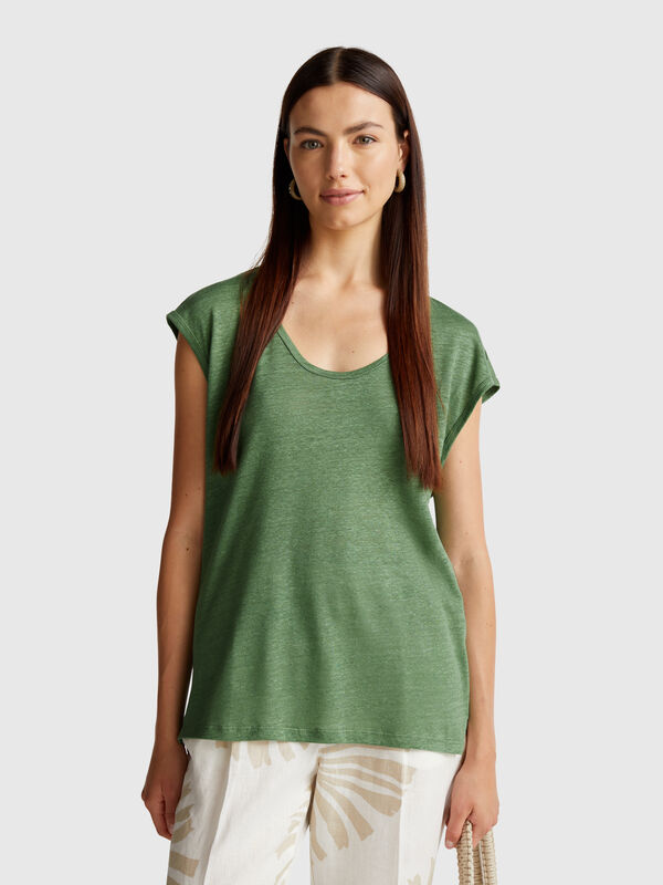Wide neck t-shirt in pure linen Women