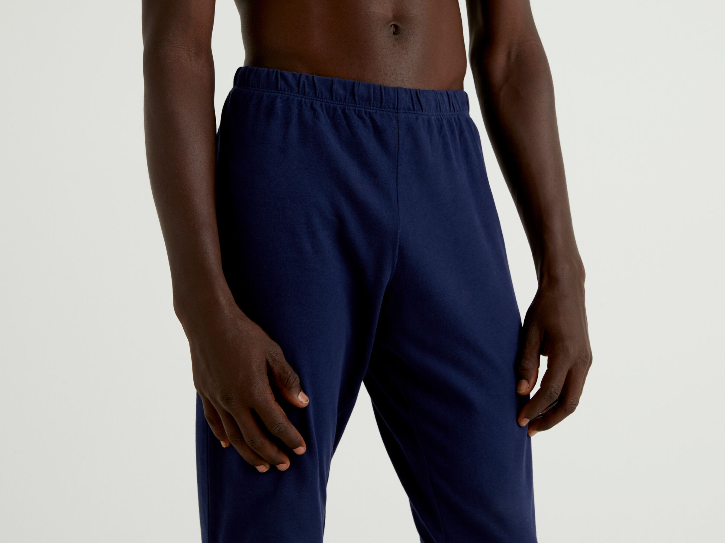 Pyjamas with tartan details image number 3