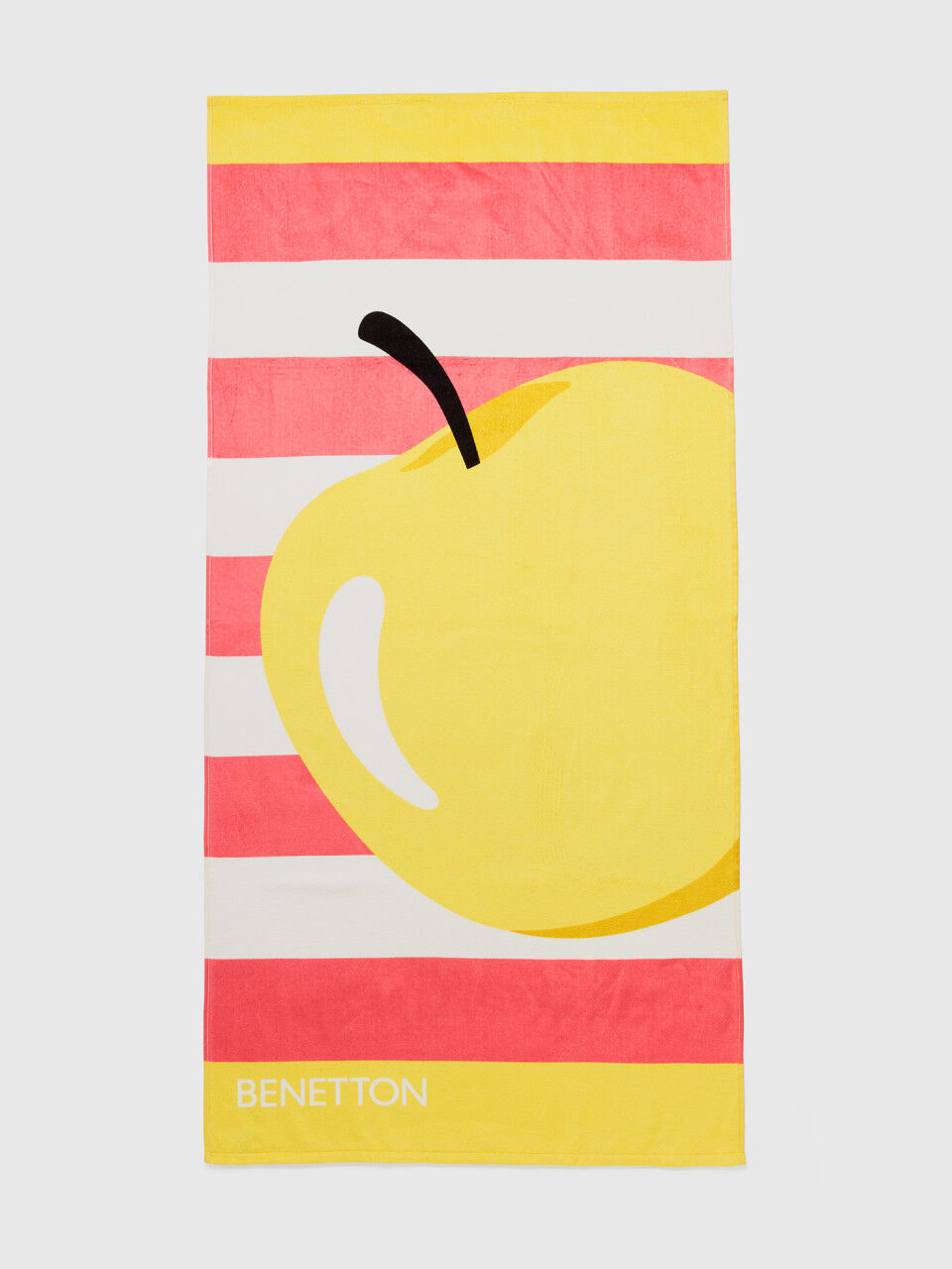 Beach towel with apple print