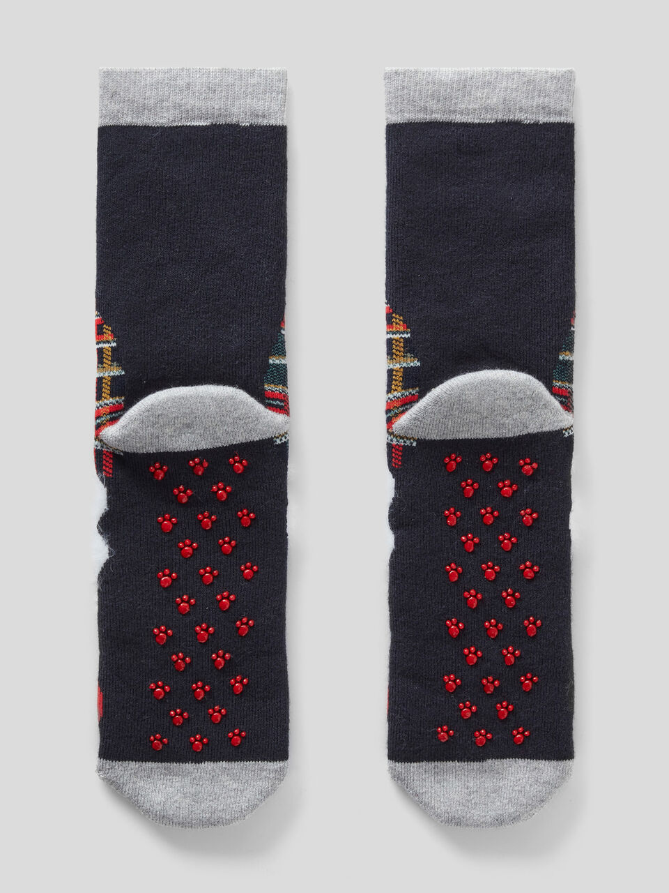 Non-slip terrycloth socks image number 2
