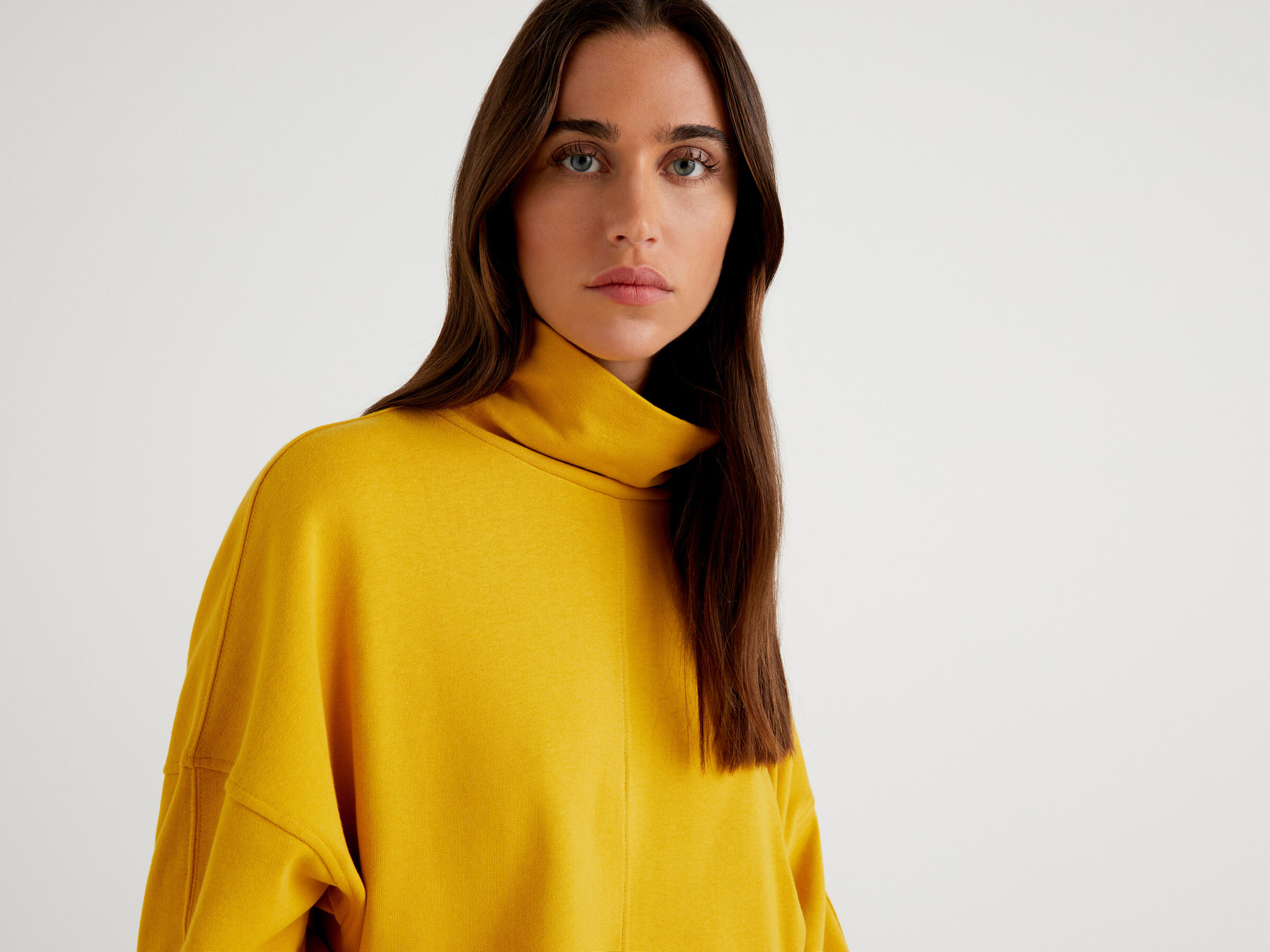 Wide sweatshirt with high collar image number 3