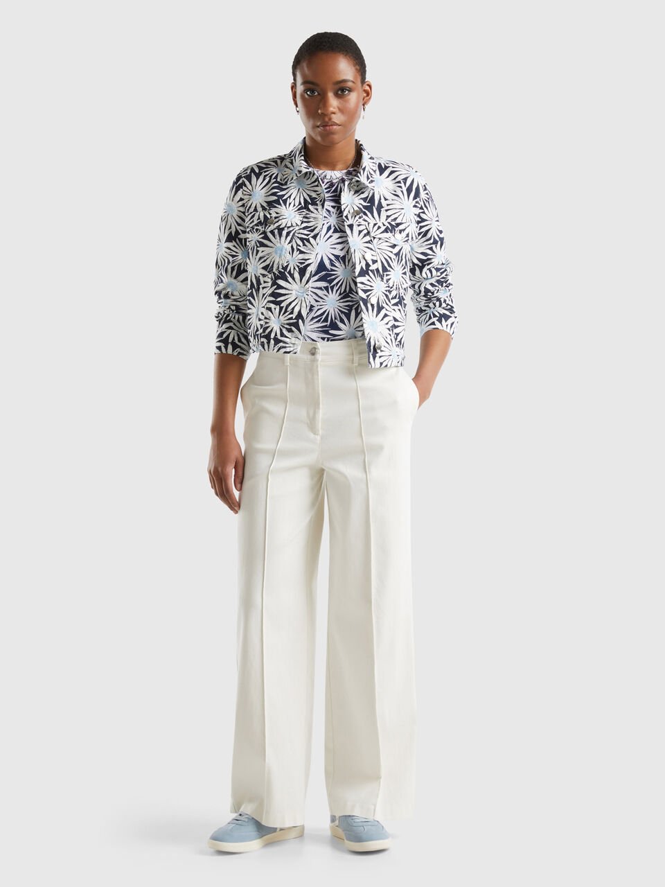 Cropped floral jacket - Blue | Benetton