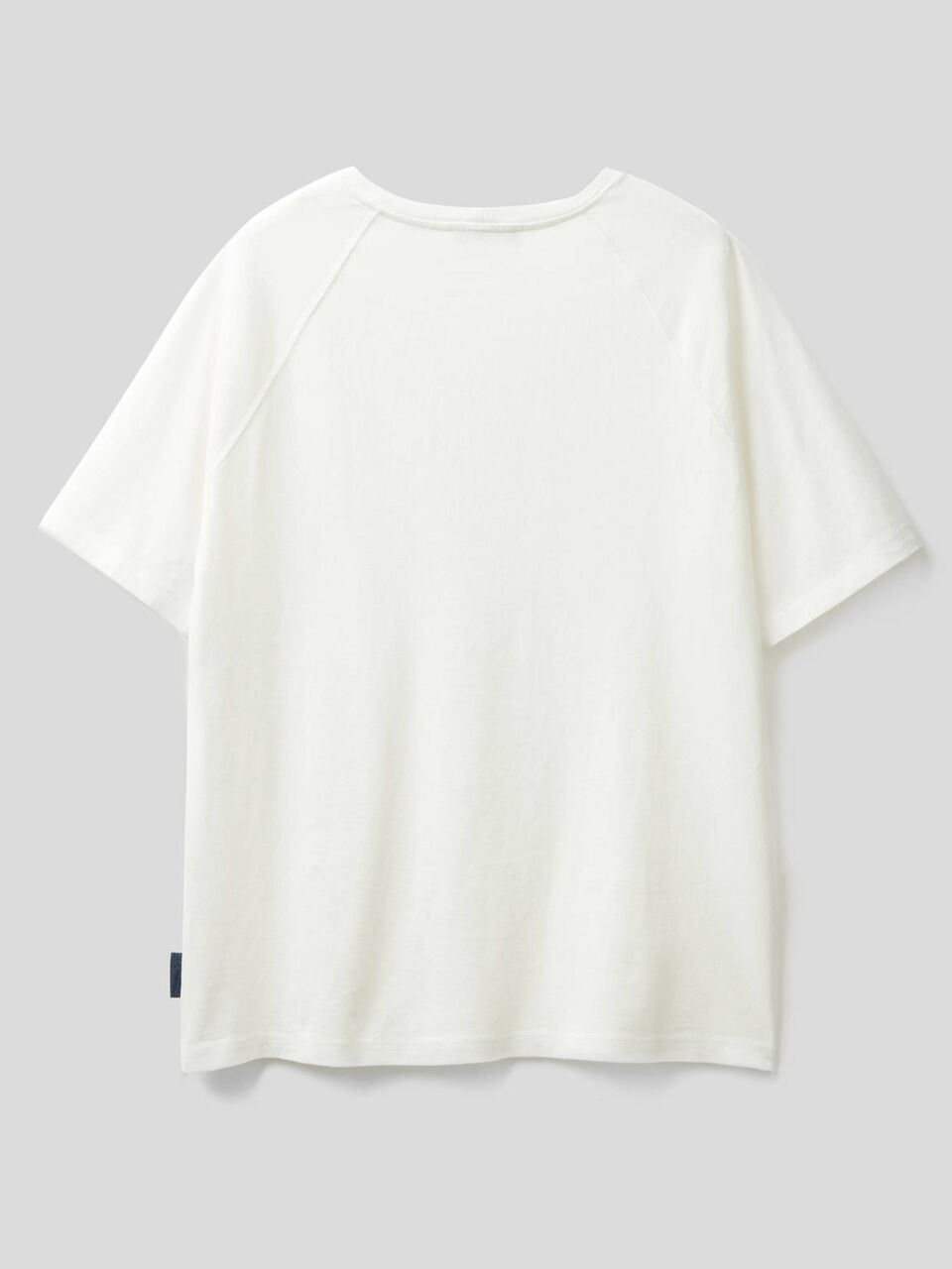 T-shirt with short raglan sleeves image number 2