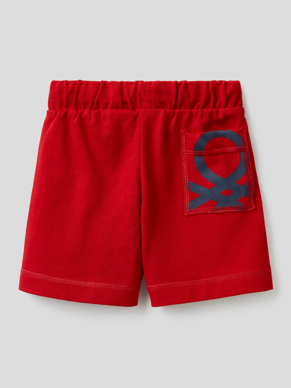 100% cotton bermudas with logoed pocket image number 2