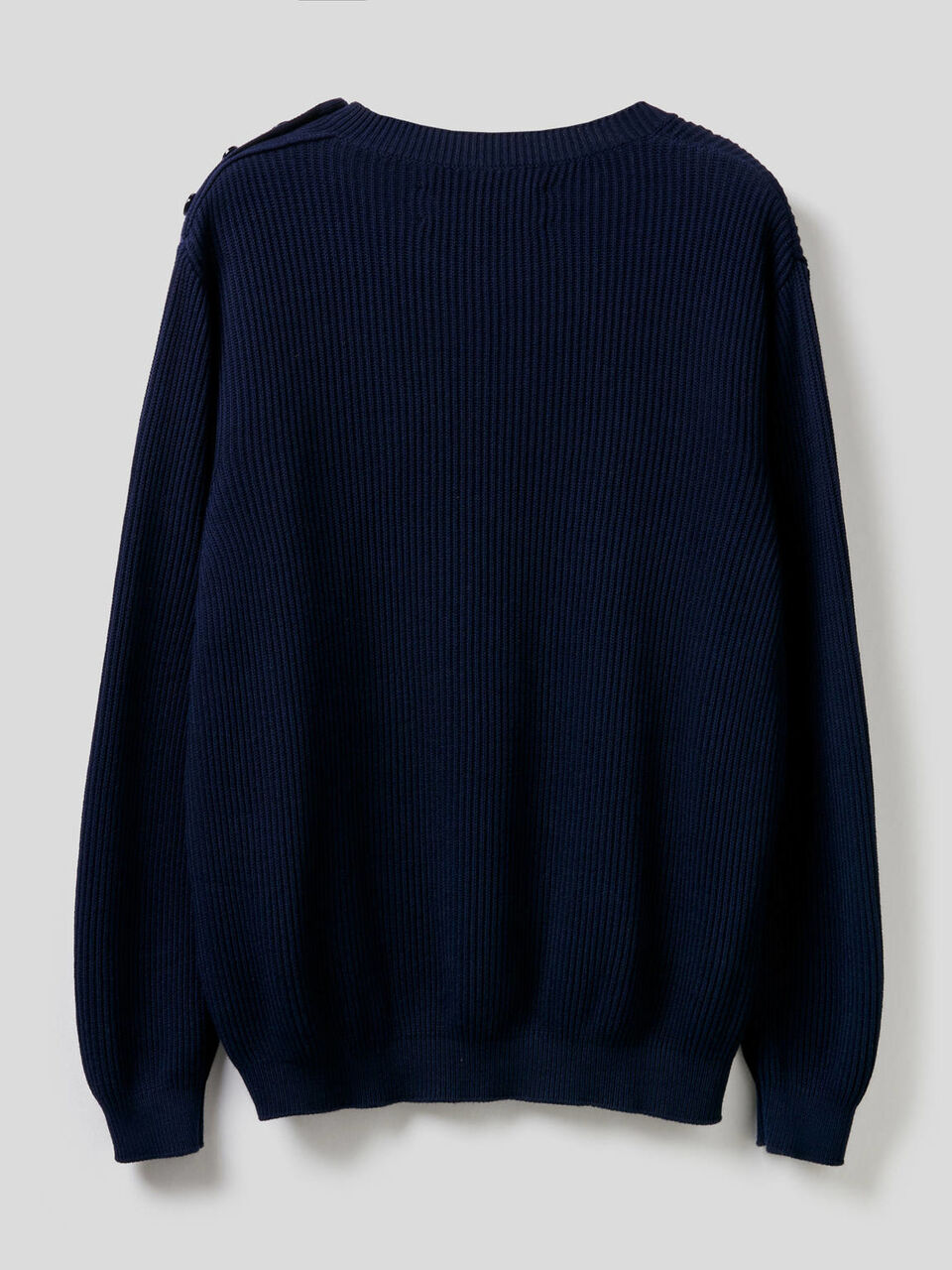Sweater with buttons on the shoulders image number 2