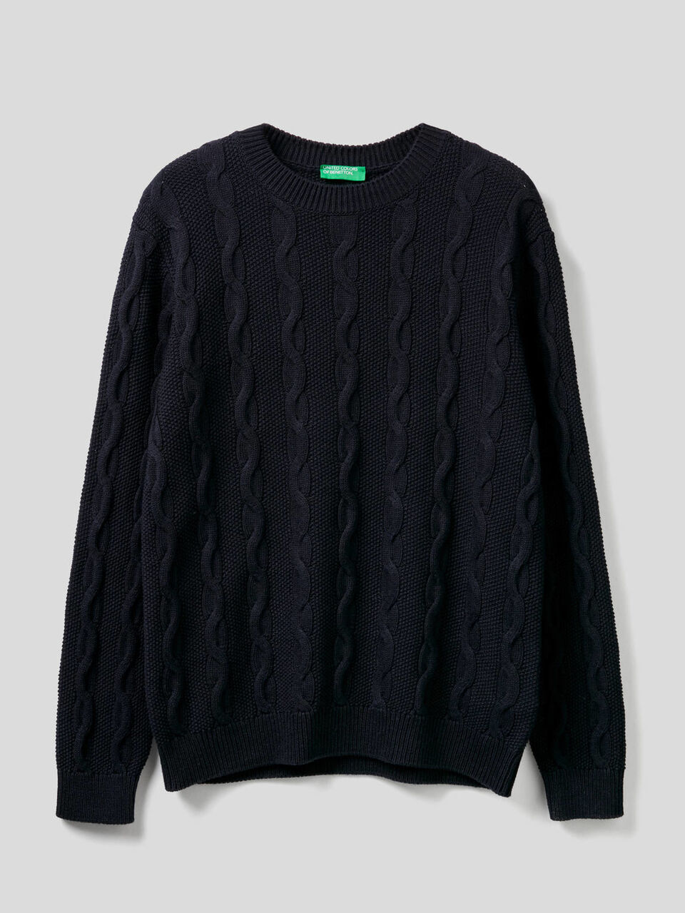 Crew neck cable knit sweater image number 1