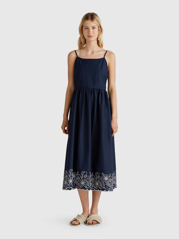 Dress with floral embroidery Women
