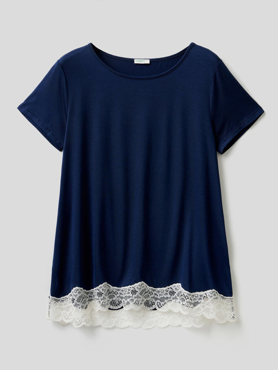 Short sleeve t-shirt with lace image number 1