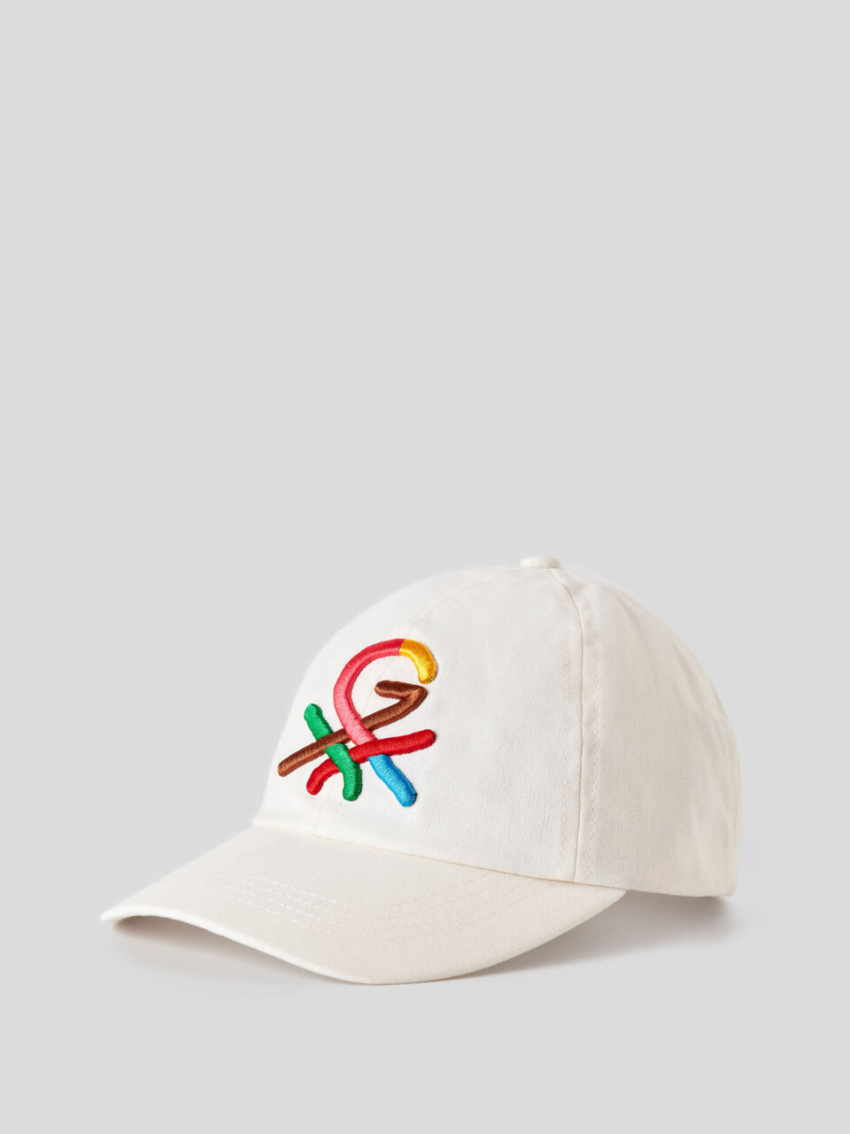 Hat with embroidered logo by Ghali image number 1