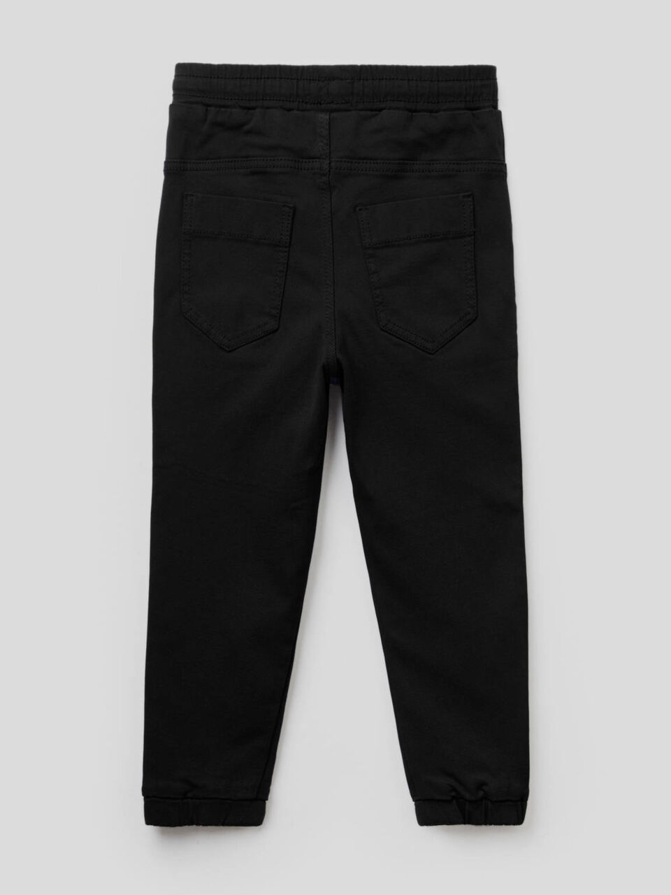 Trousers with drawstring and maxi pockets image number 2