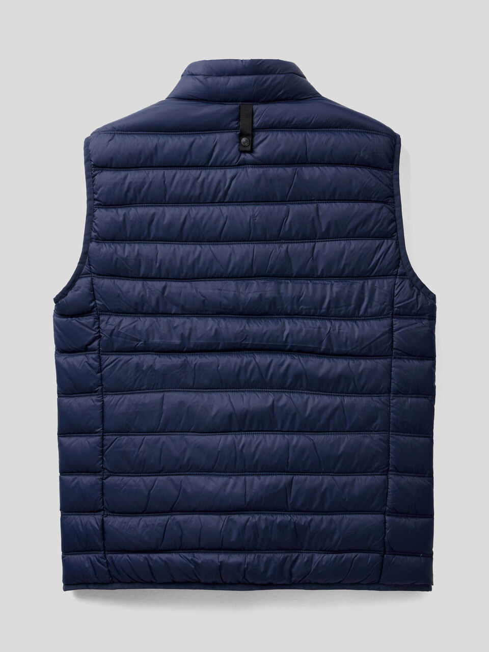 Lightweight sleeveless puffer jacket image number 2