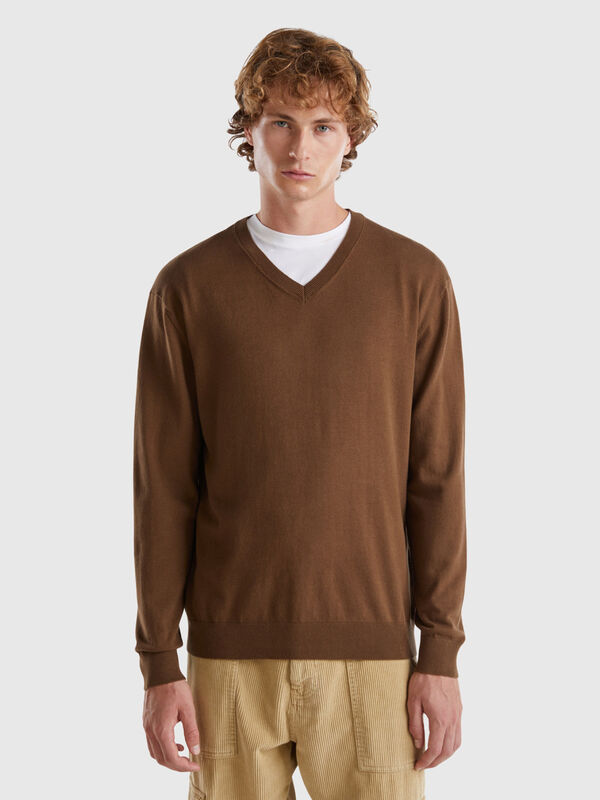 V-neck sweater in lightweight cotton blend Men