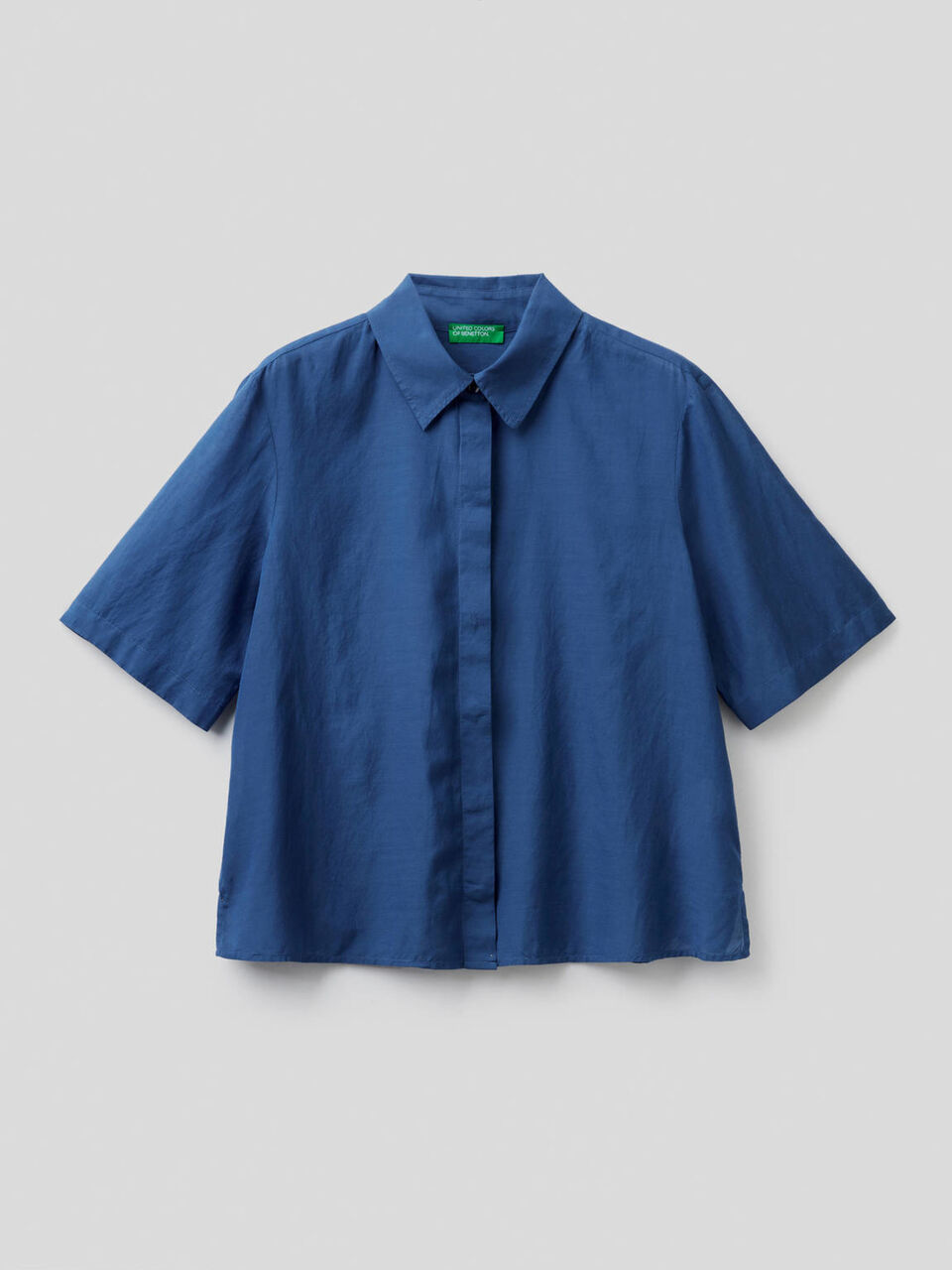 Light short sleeve shirt image number 1