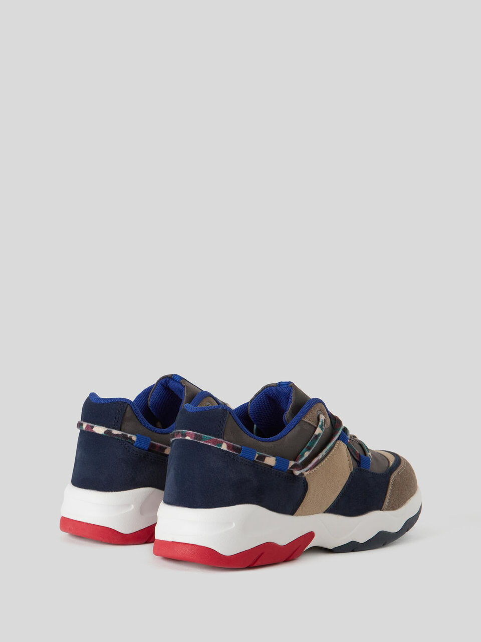 Sneakers with printed laces. image number 2