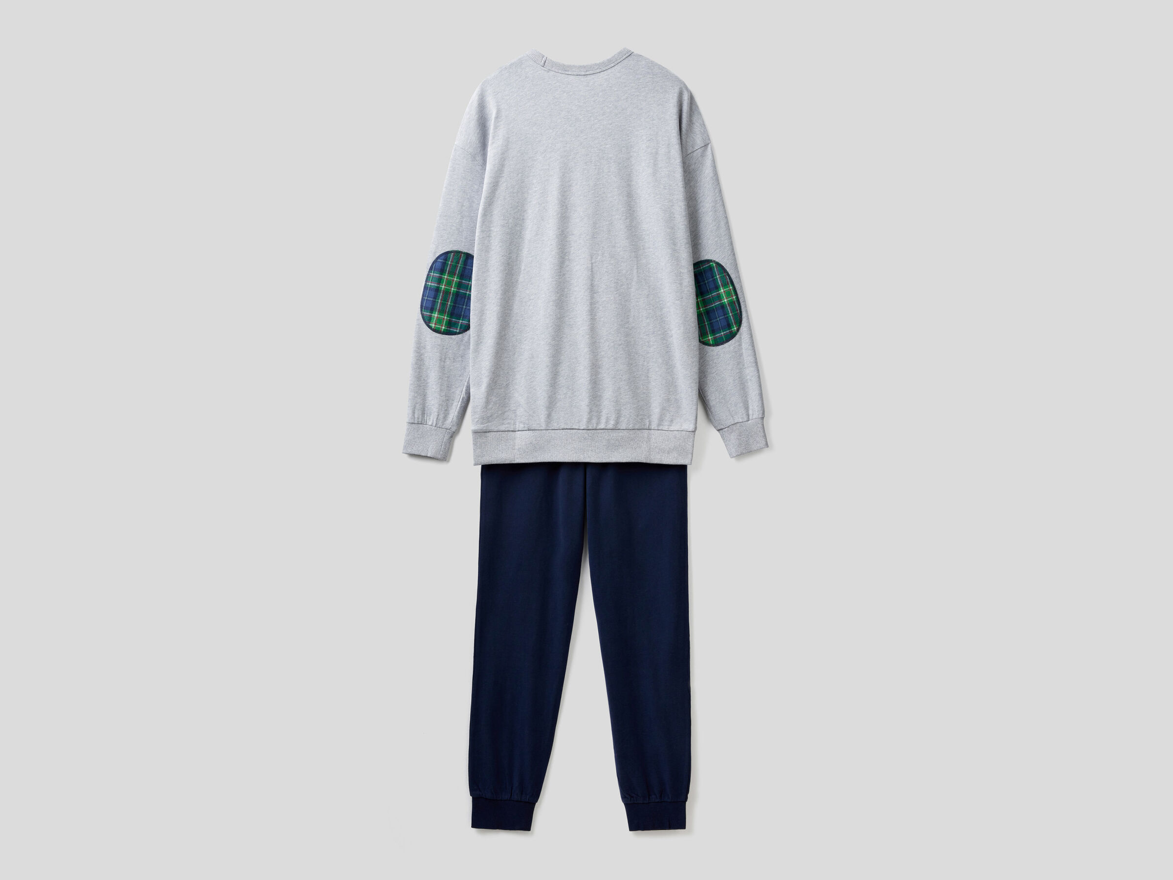 Pyjamas with tartan details image number 5