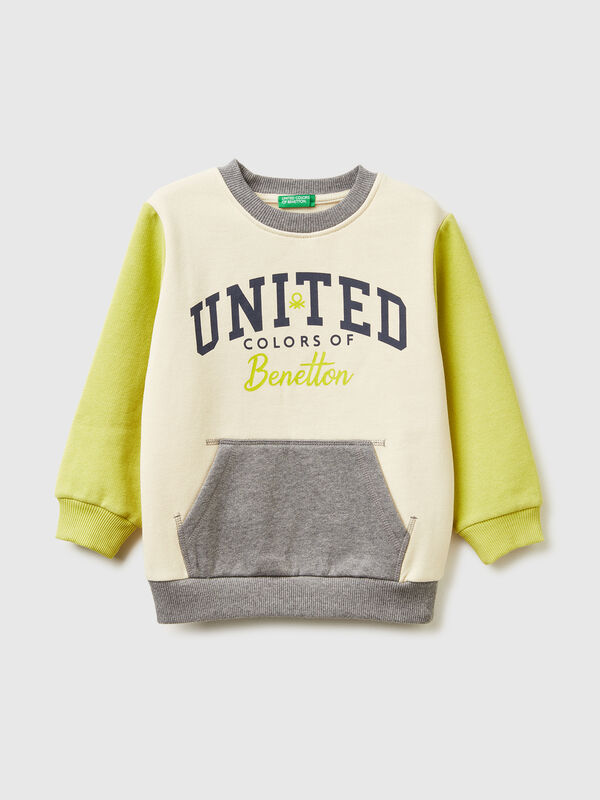 Warm sweatshirt with kangaroo pocket Junior Boy