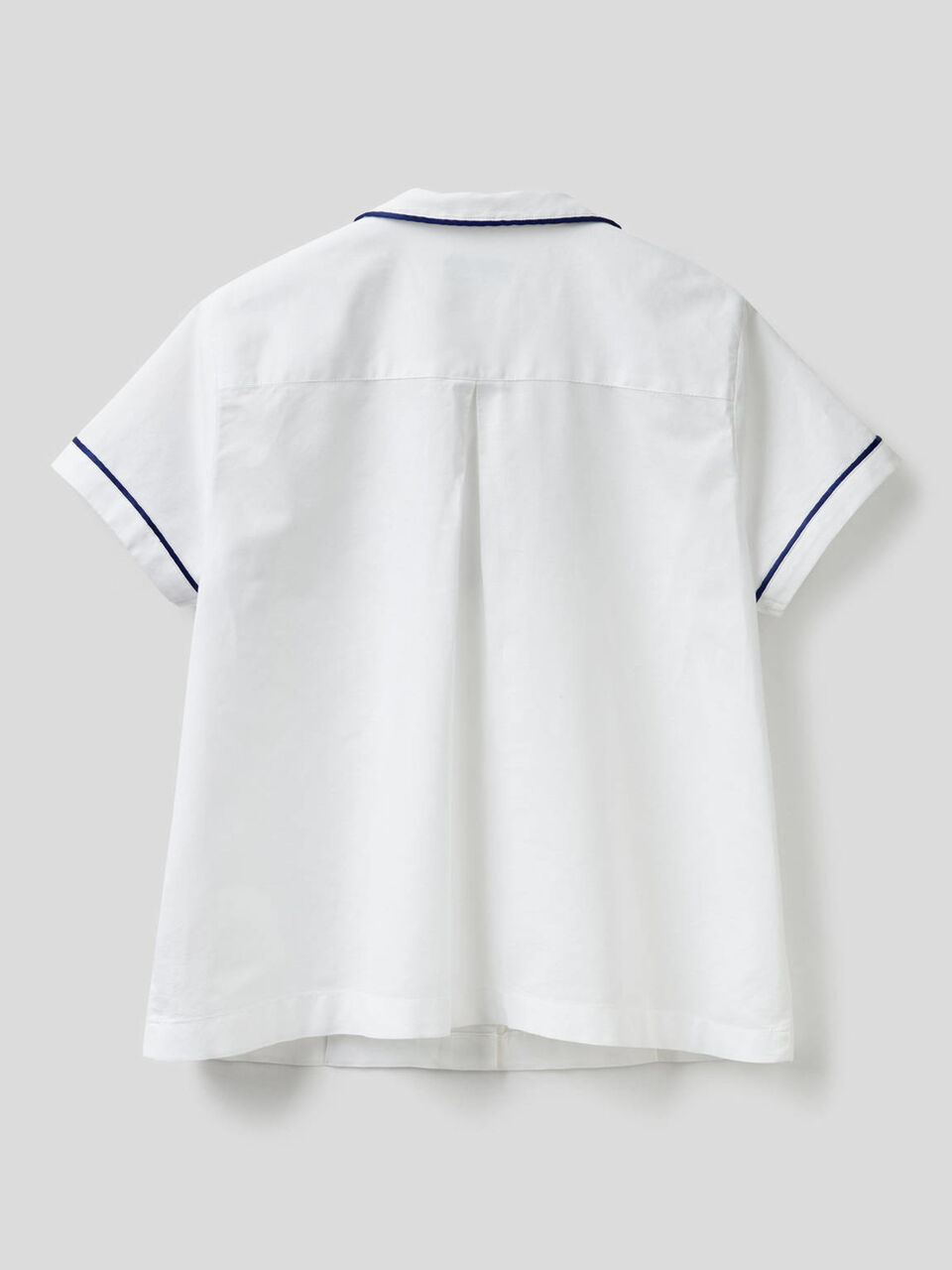 Linen blend shirt with clashing sides image number 2