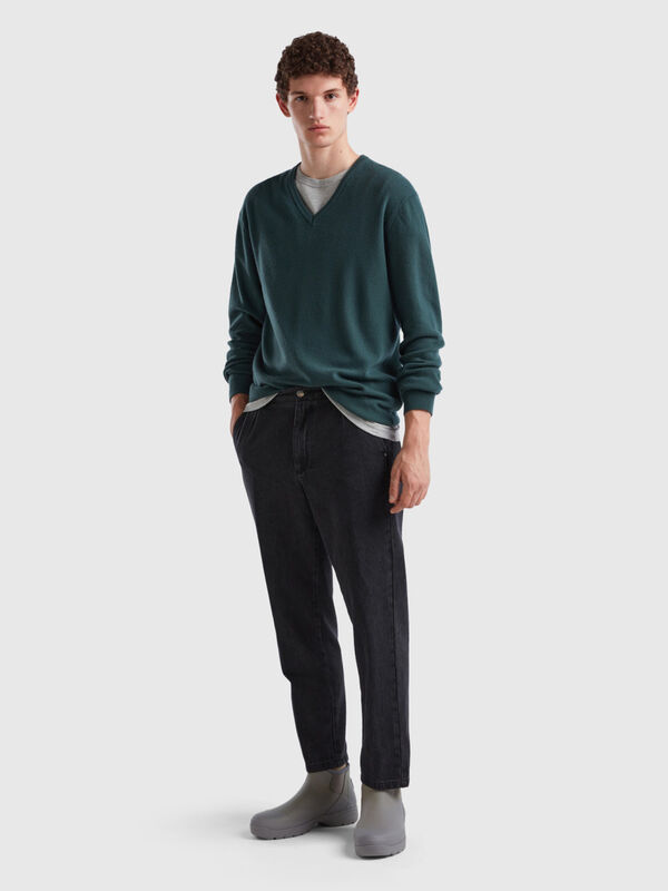Dark green V-neck sweater in pure Merino wool Men