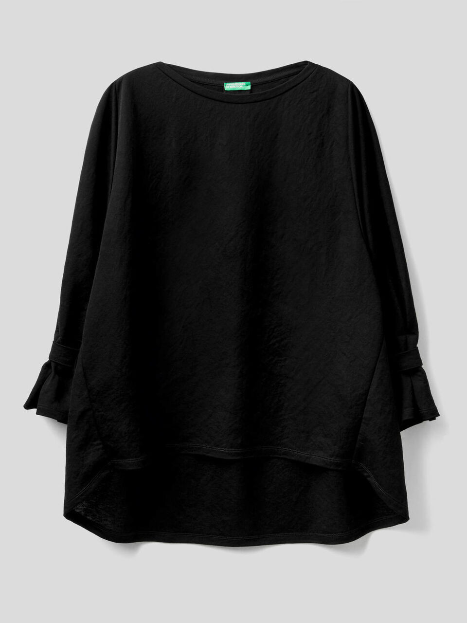 Blouse with gathered sleeves image number 1