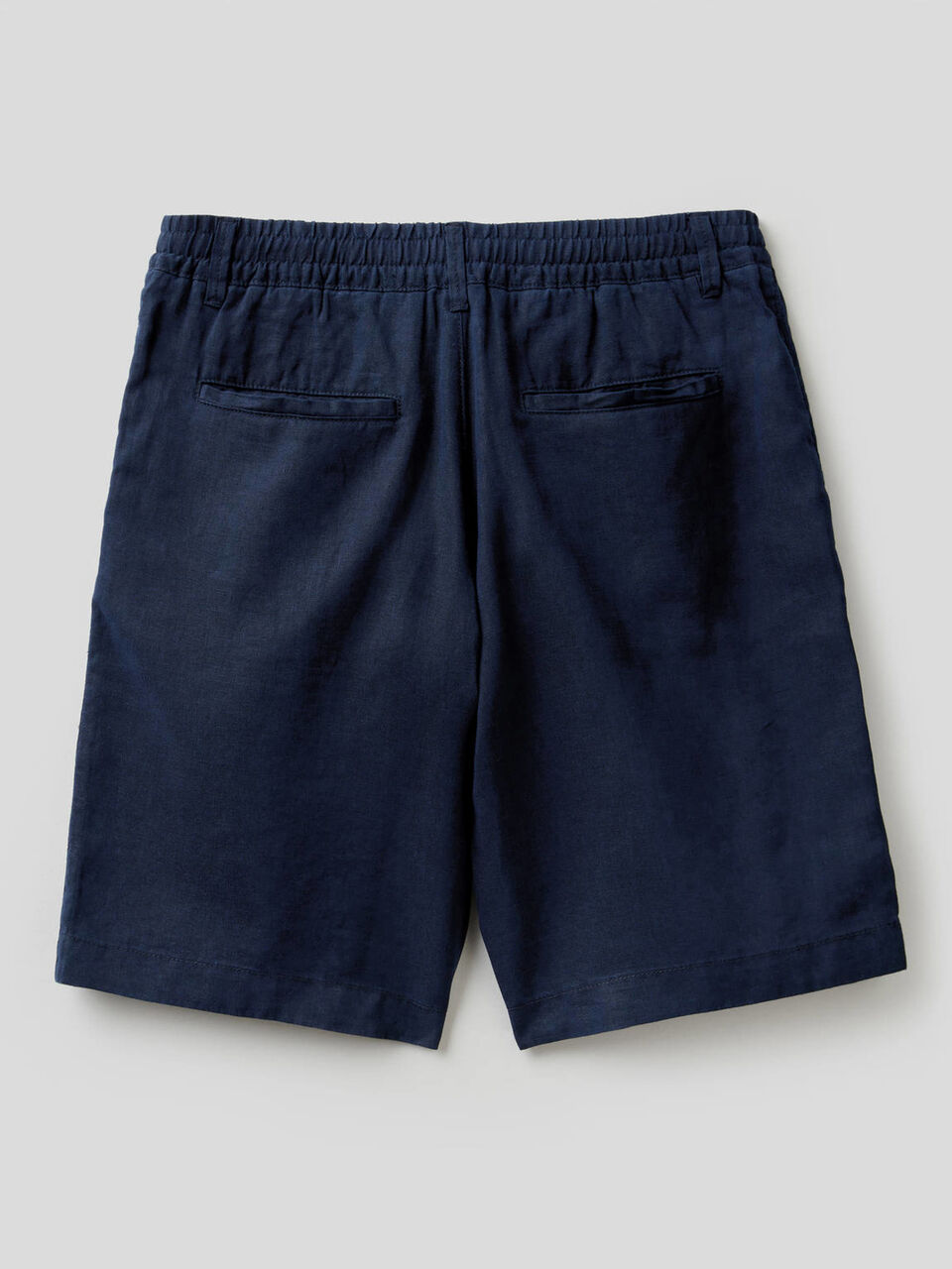 Bermudas in 100% linen image number 2