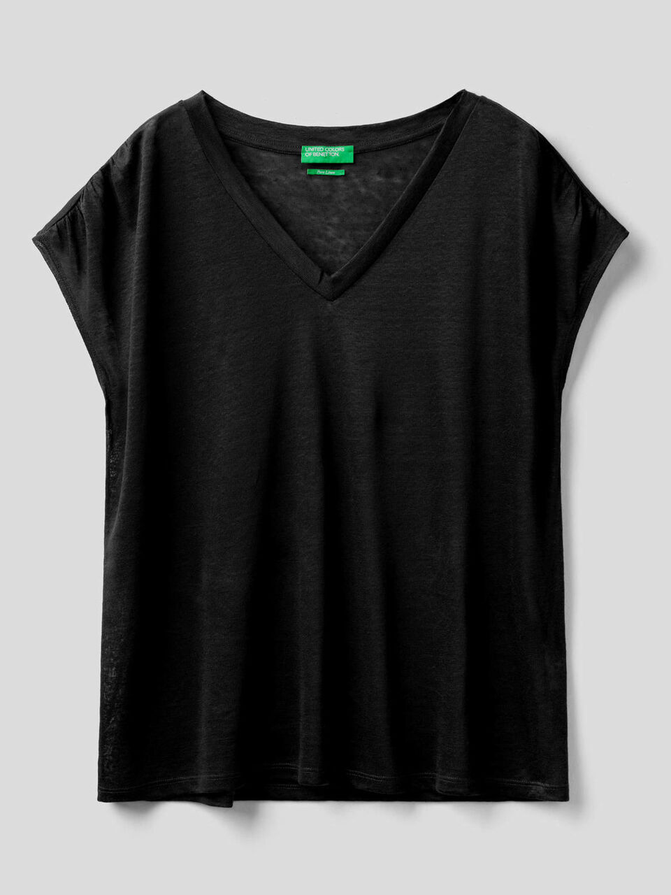 Top with V-neck in pure linen image number 1